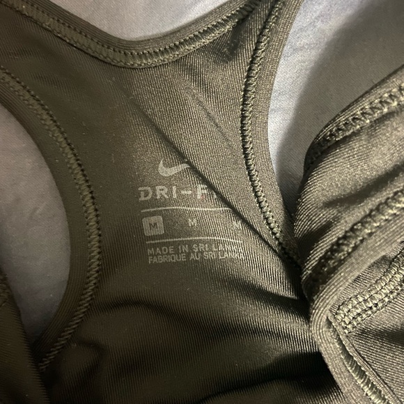 Nike sports bra, size m - Picture 3 of 3